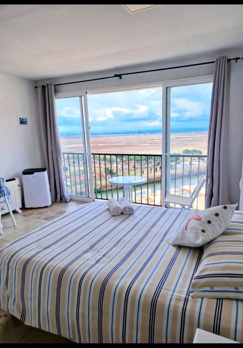 Spondylus II Apartment Empuriabrava Bagian luar foto
